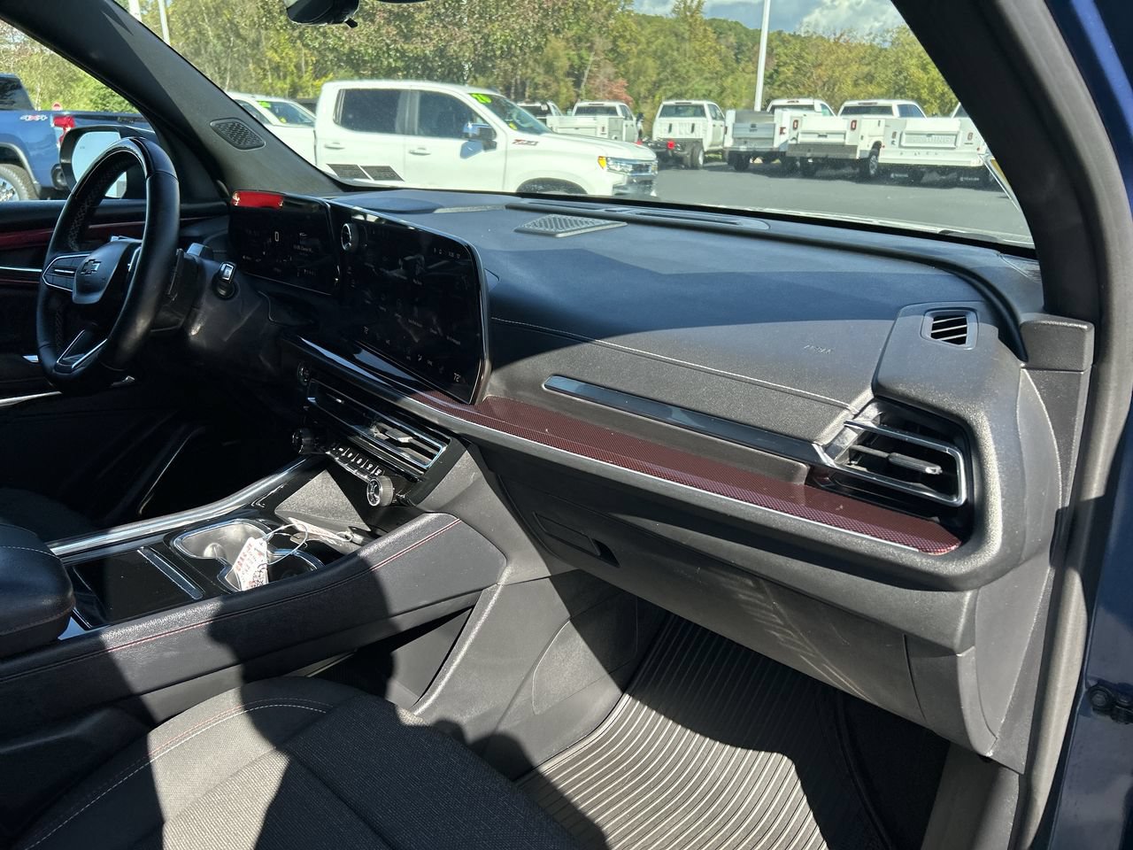 Used 2024 Chevrolet Traverse Z71 w/ Enhanced Driving Package AWD/4WD image 16