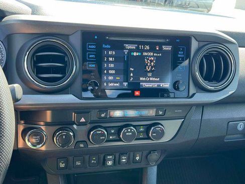 Certified 2019 Toyota Tacoma TRD Off-Road AWD/4WD image 17