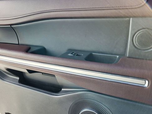 Used 2022 Ford Expedition Limited image 10