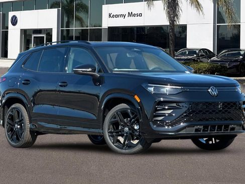 New 2026 Volkswagen Tiguan SE R-Line FWD image 2