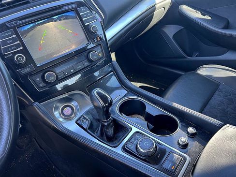Used 2016 Nissan Maxima SR image 16