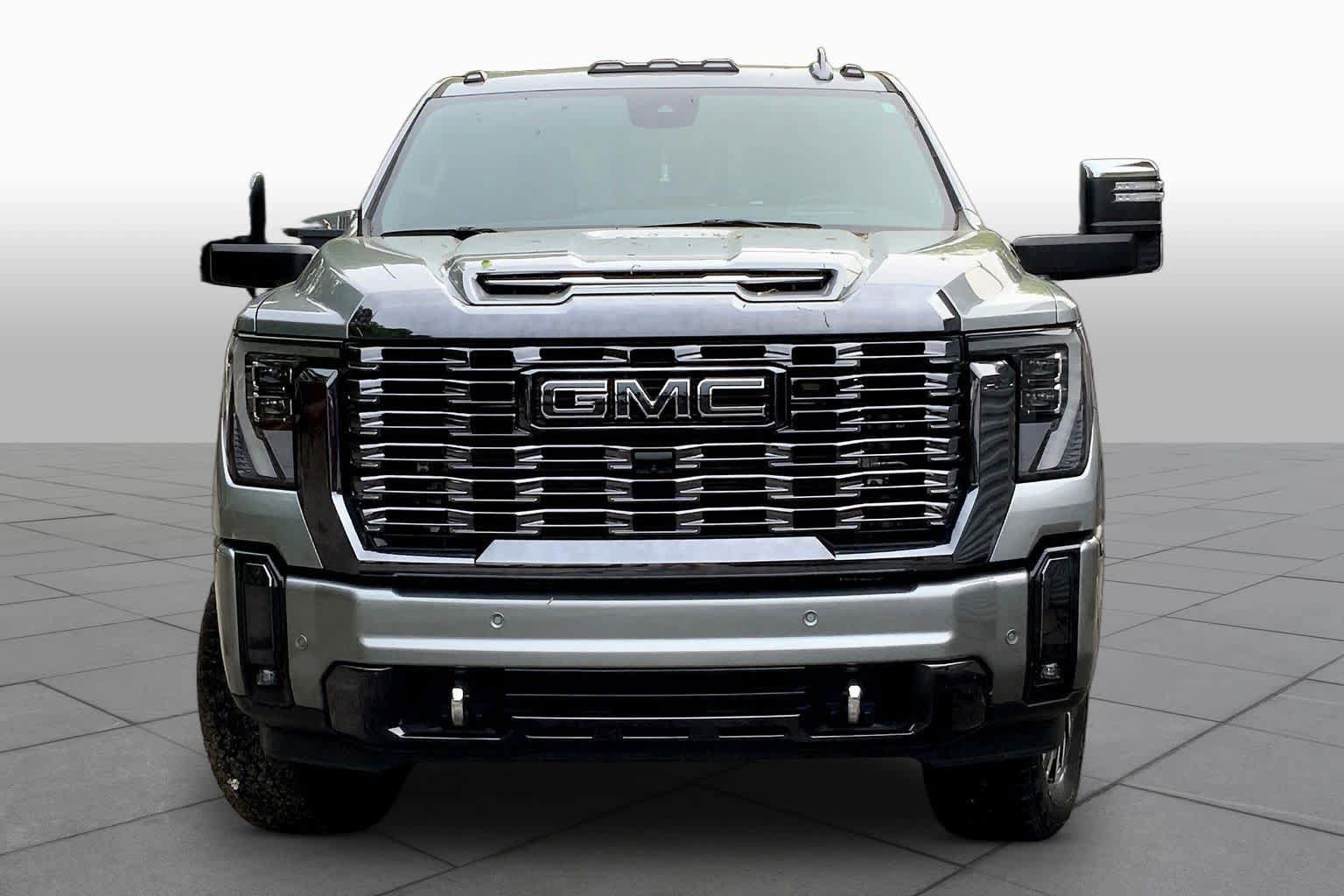 Used 2024 GMC Sierra 2500 Denali Ultimate AWD/4WD image 6