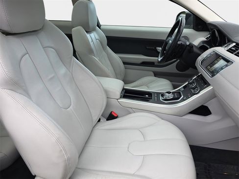 Used 2015 Land Rover Range Rover Evoque Pure Plus image 12