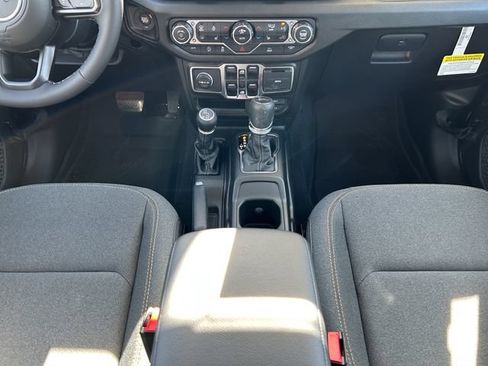 New 2026 Jeep Gladiator Sport AWD/4WD image 15