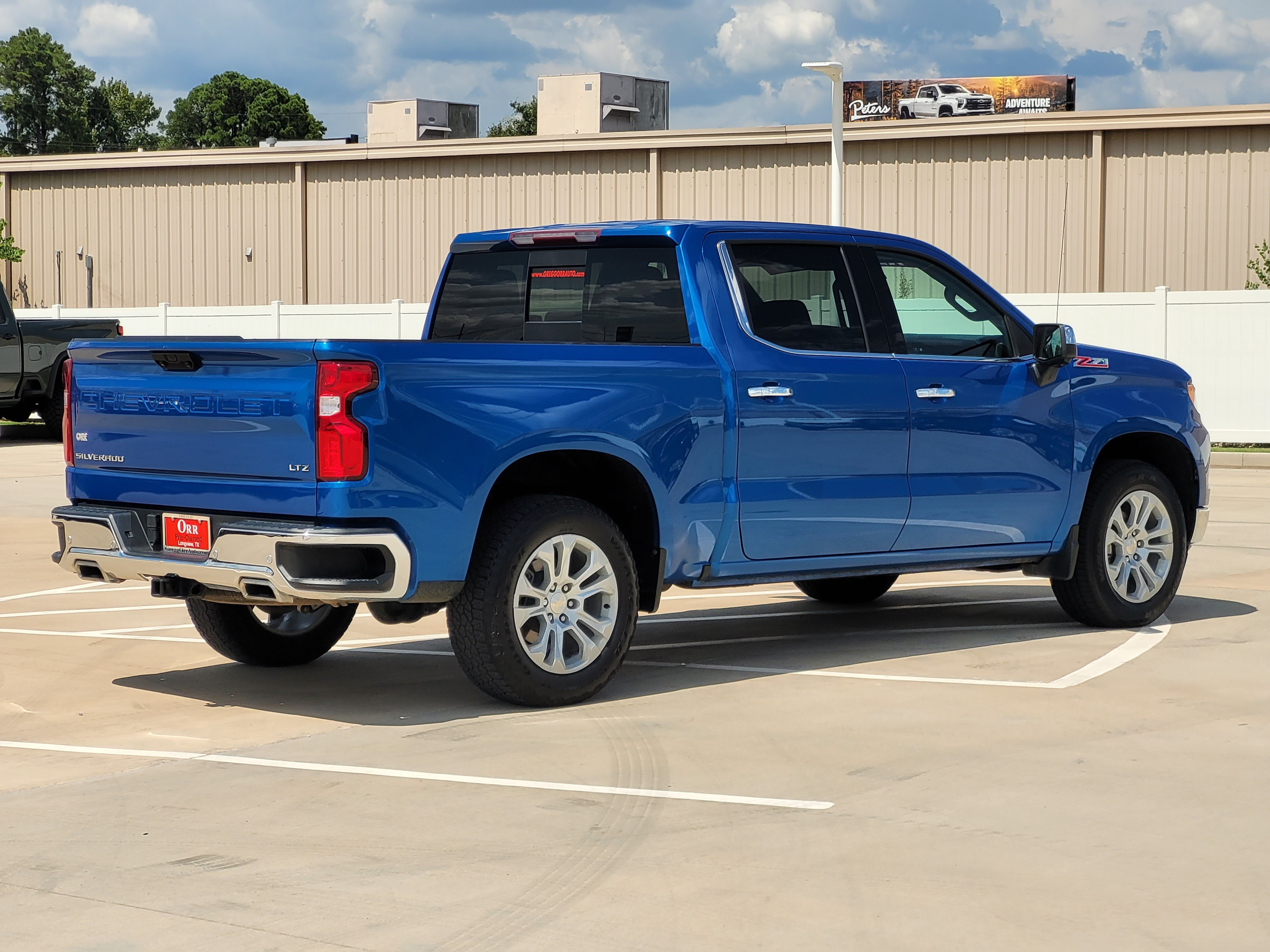 Used 2022 Chevrolet Silverado 1500 LTZ AWD/4WD image 4