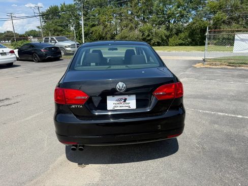 Used 2013 Volkswagen Jetta S FWD image 4