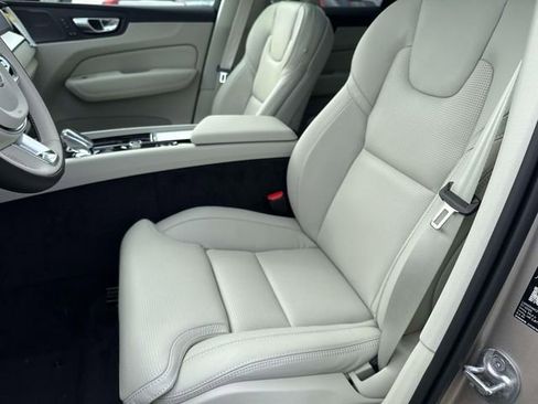 New 2026 Volvo XC60 B5 Ultra w/ Climate Package image 20