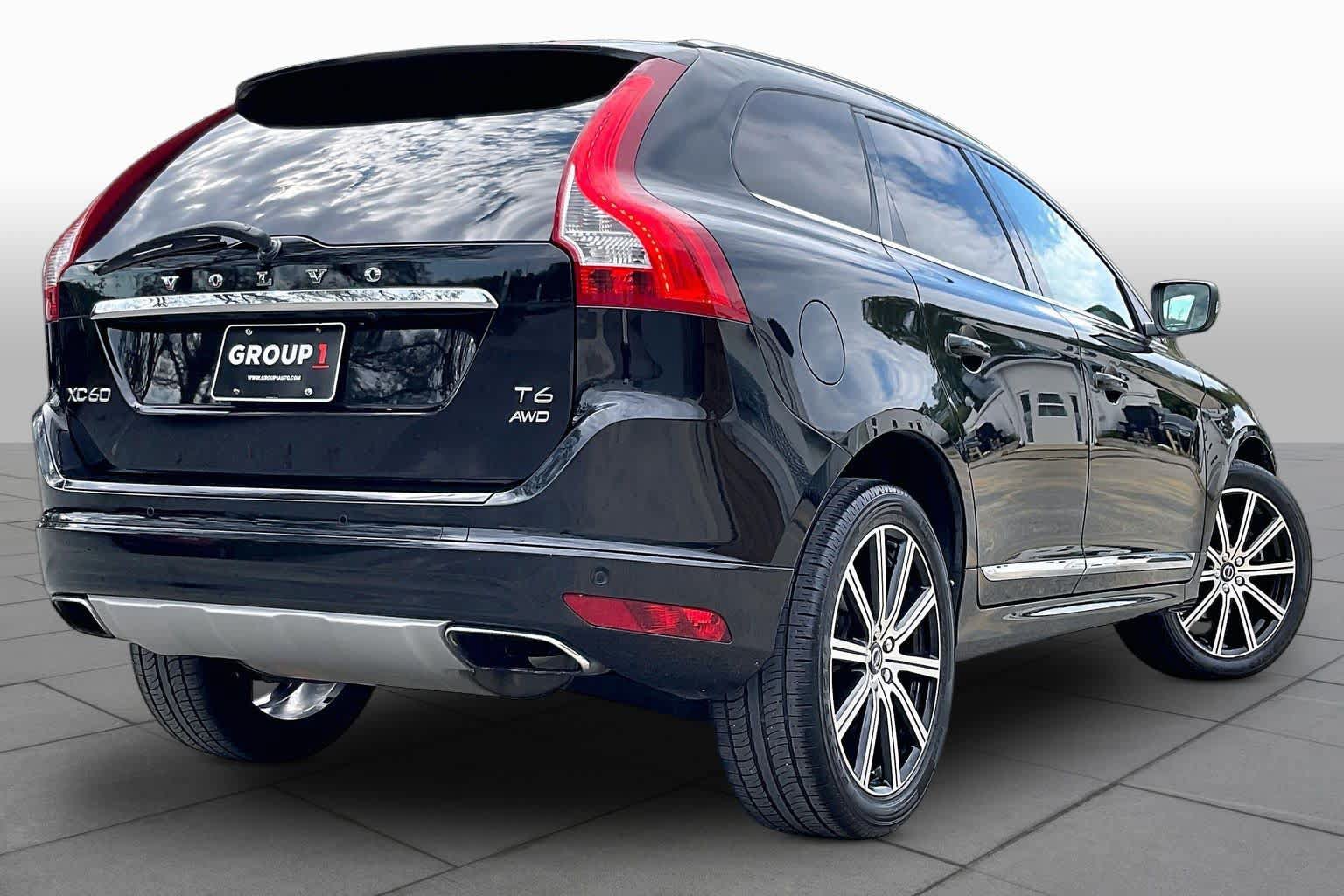 Used 2017 Volvo XC60 T6 Inscription w/ Preferred Option Package AWD/4WD image 12