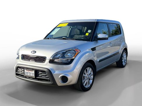 Used 2013 Kia Soul + image 1