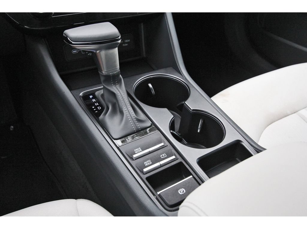 Used 2025 Hyundai Sonata SE FWD image 29