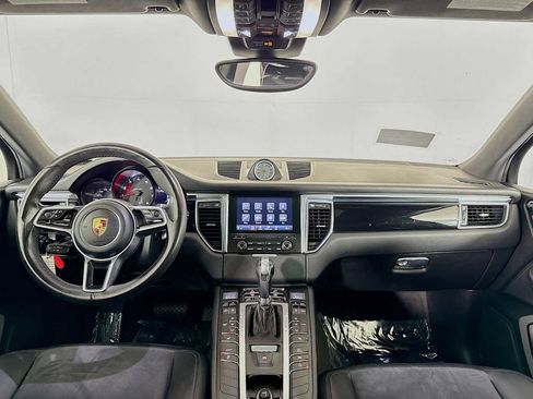 Used 2017 Porsche Macan image 22