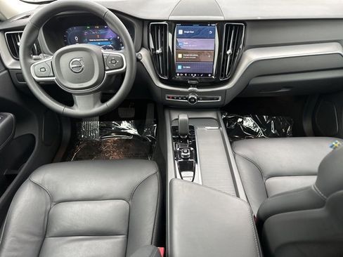 Certified 2025 Volvo XC60 B5 Core image 16