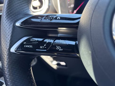 Used 2025 Mercedes-Benz GLC 300 w/ AMG Line image 30