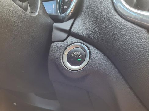 Used 2020 Chevrolet Equinox LT image 11