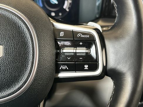 Certified 2023 Kia Sorento SX Prestige w/ Panoramic Sunroof Package AWD/4WD image 28