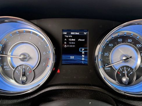 Used 2014 Chrysler 300 AWD w/ Driver Convenience Group image 37