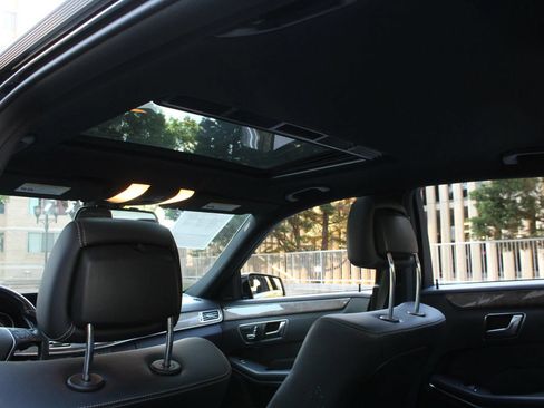 Used 2015 Mercedes-Benz E 350 4MATIC Sedan image 21