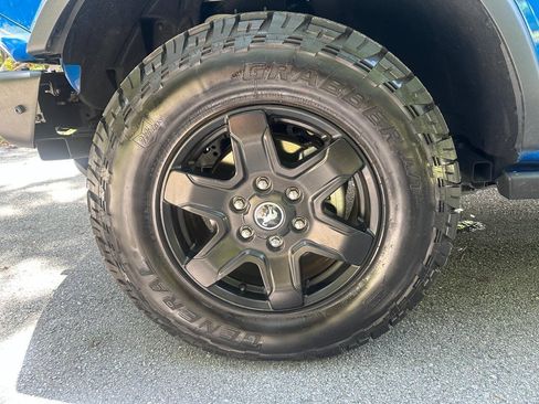 Used 2022 Ford Bronco Black Diamond AWD/4WD image 14