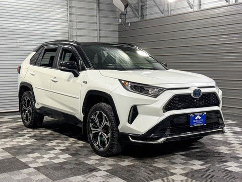 Used 2021 Toyota RAV4 XSE w/ Weather Package image 4