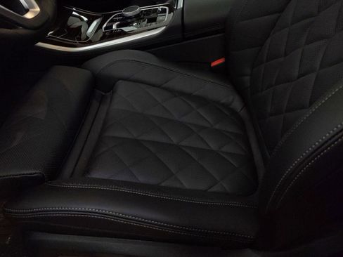 New 2026 BMW X5 xDrive50e w/ Climate Comfort Package image 17