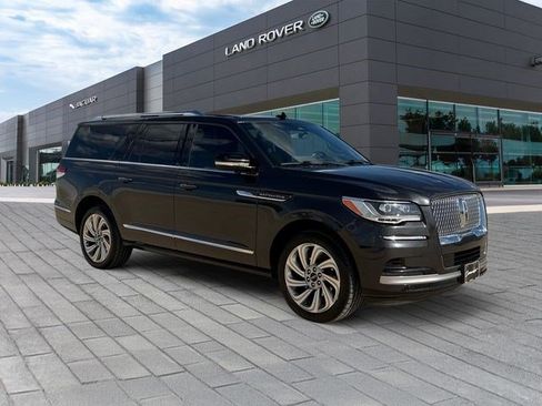 Used 2022 Lincoln Navigator L Reserve AWD/4WD image 7