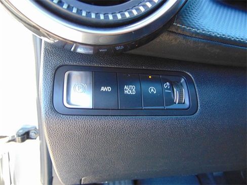 Used 2025 Chevrolet Equinox LT w/ Safety and Technology Package image 19