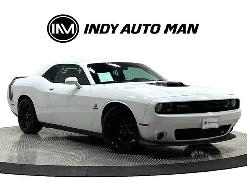 Used 2016 Dodge Challenger R/T Scat Pack RWD image 2