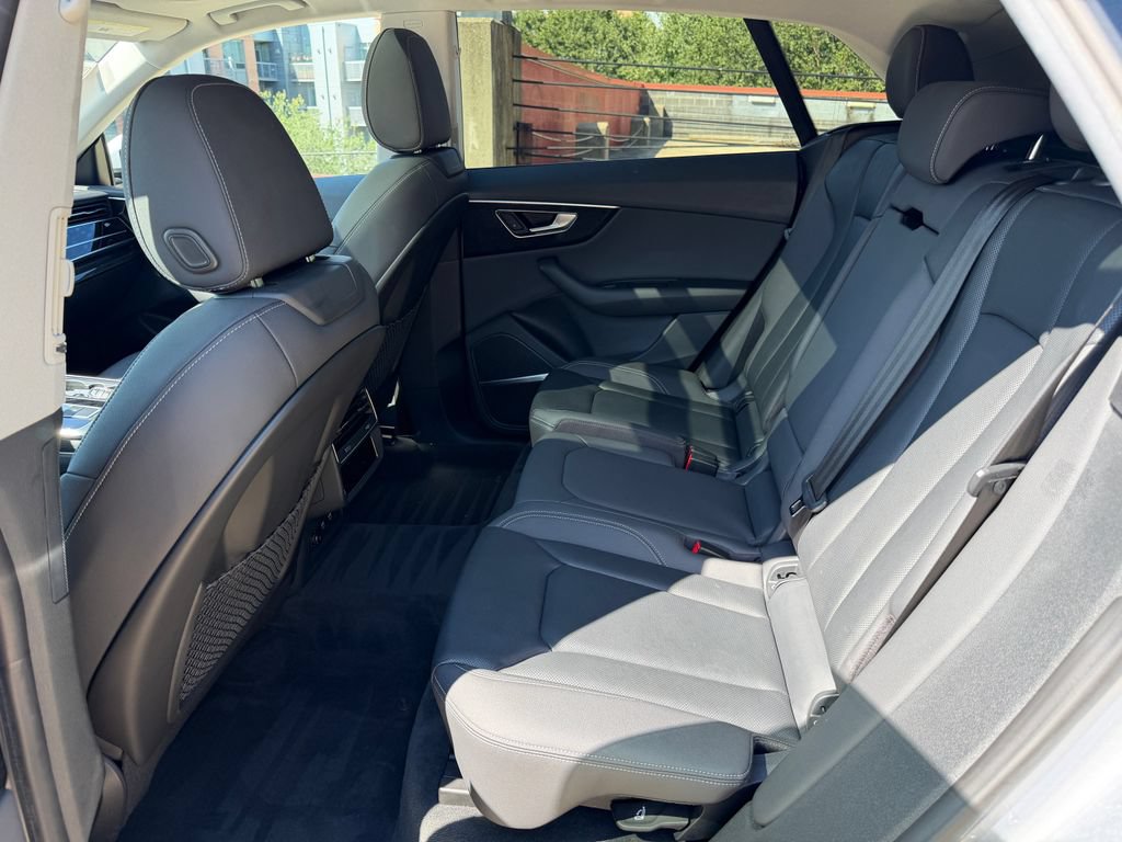Used 2019 Audi Q8 Premium Plus AWD/4WD image 24