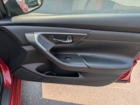 Used 2015 Nissan Altima 2.5 S w/ Power Driver Seat Package FWD image 35