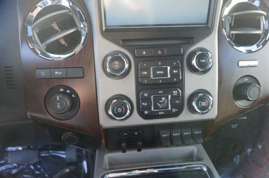 Used 2013 Ford F350 Lariat w/ Lariat Ultimate Pkg AWD/4WD image 14