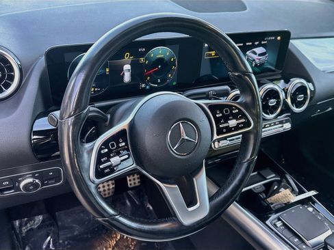 Used 2022 Mercedes-Benz GLA 250 4MATIC image 18