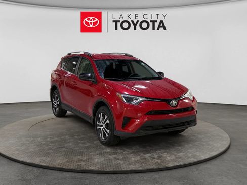 Used 2017 Toyota RAV4 LE FWD image 13