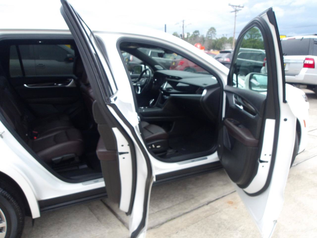 Used 2021 Cadillac XT6 Premium Luxury FWD image 6