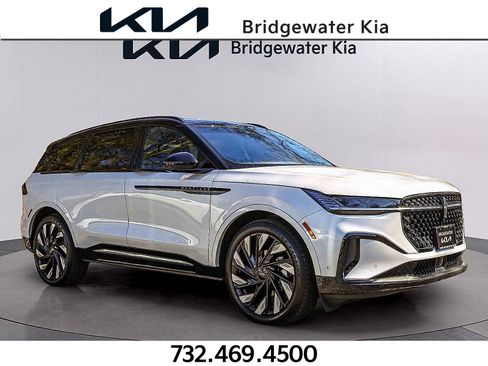 Used 2024 Lincoln Nautilus Reserve w/ Equipment Group 202A image 1