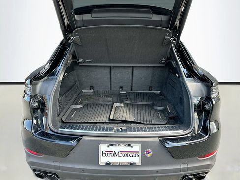 Certified 2024 Porsche Cayenne Coupe AWD/4WD image 28