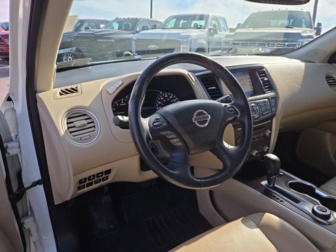 Used 2018 Nissan Pathfinder Platinum w/ Cargo Package image 8