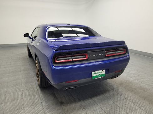 Used 2019 Dodge Challenger SXT RWD image 6