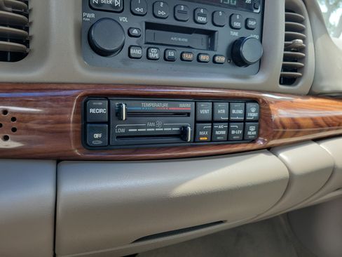 Used 2003 Buick Le Sabre Custom w/ Best Seller Package FWD image 28