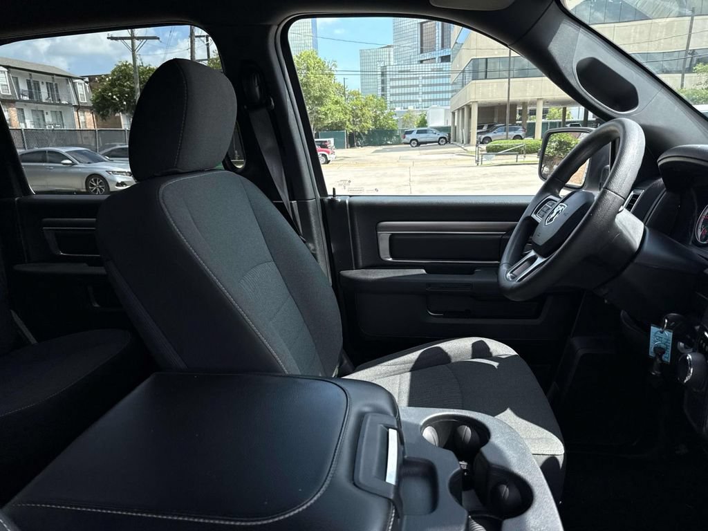 Used 2024 RAM 1500 Warlock RWD image 9