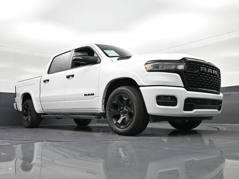 Used 2025 RAM 1500 Big Horn RWD image 28