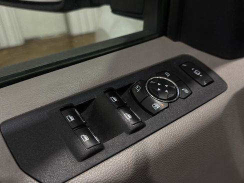Used 2020 Ford F250 XLT w/ XLT Premium Package image 7