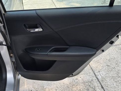 Used 2014 Honda Accord EX image 36