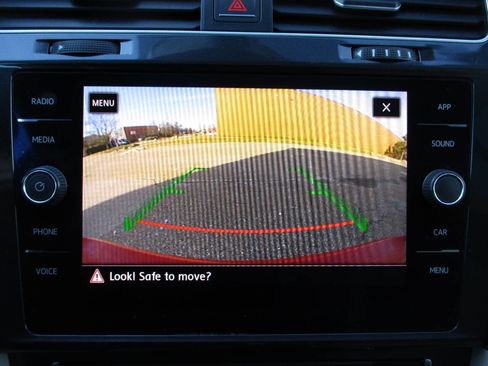 Used 2018 Volkswagen Golf Alltrack SE image 99