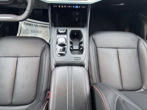 Used 2024 Jeep Wagoneer Launch Edition image 30