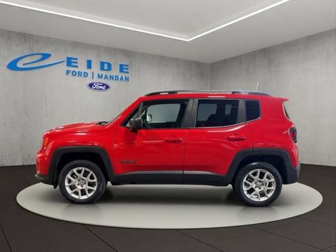 Used 2023 Jeep Renegade Latitude w/ Premium Group AWD/4WD image 10