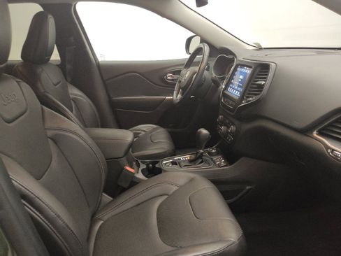 Used 2021 Jeep Cherokee Latitude Lux w/ Comfort/Convenience Group AWD/4WD image 21