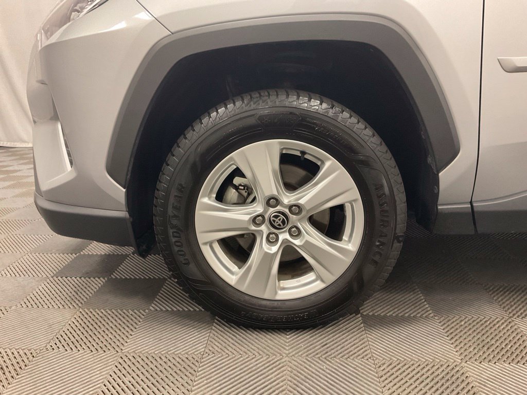 Used 2021 Toyota RAV4 XLE w/ XLE Grade Weather Package AWD/4WD image 8