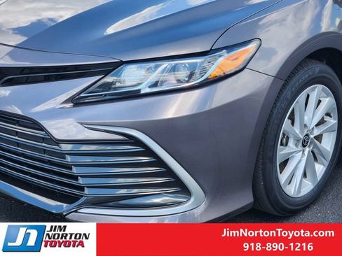 Used 2024 Toyota Camry LE FWD image 10