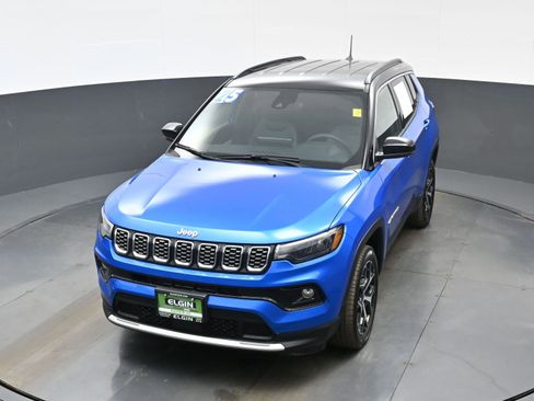 Used 2025 Jeep Compass Limited image 31