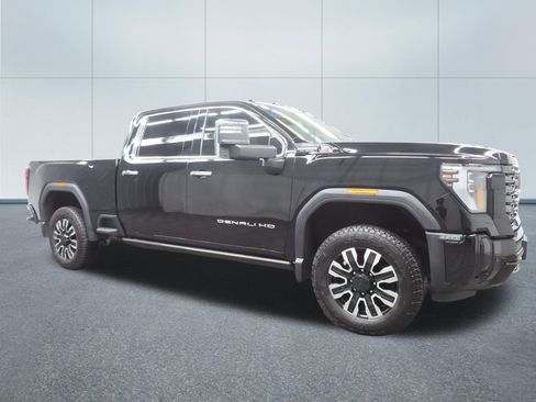 Used 2025 GMC Sierra 2500 Denali Ultimate w/ LPO, GMC Protection Package AWD/4WD image 3